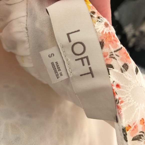 LOFT Floral Top - Picture 3 of 3